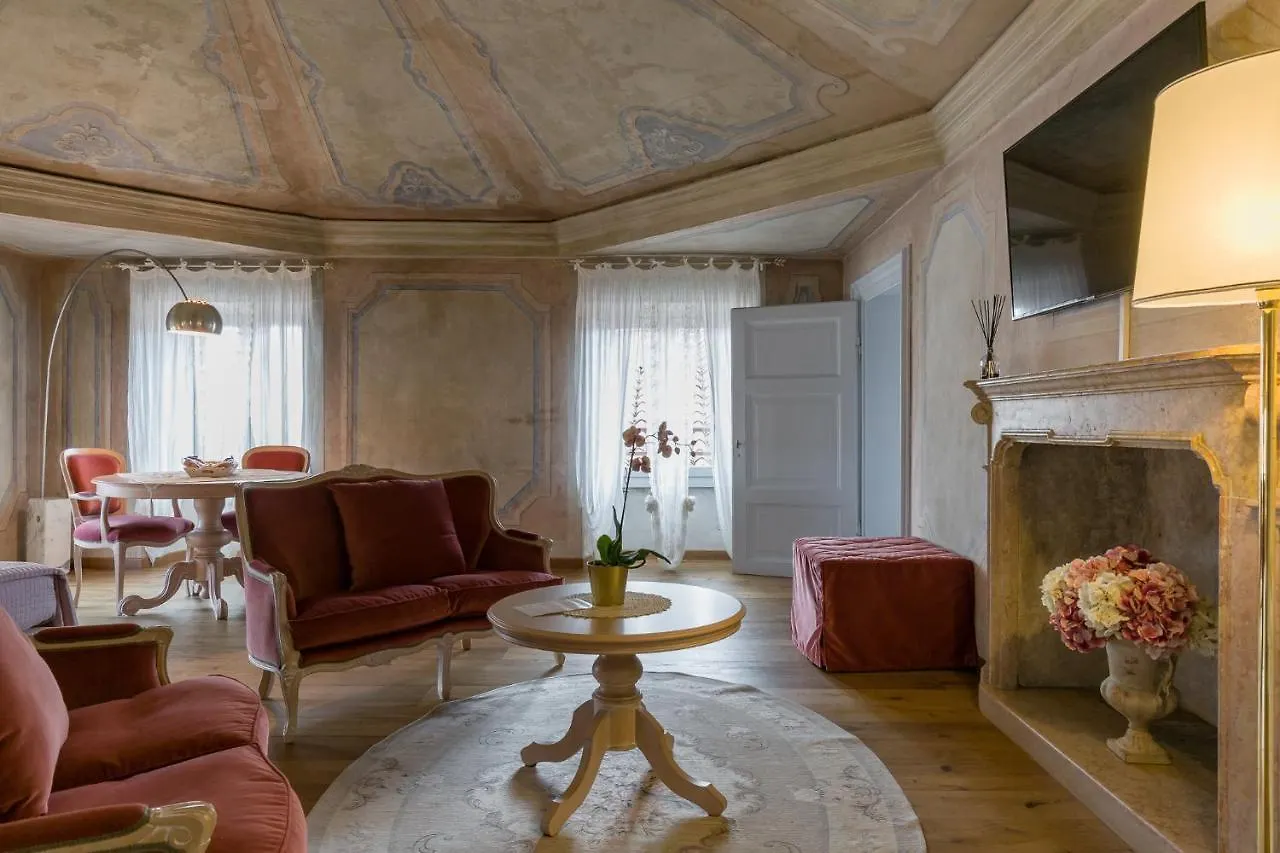 Rooms Castelvecchio - Palazzo Canossa Verona 0*,  Italien