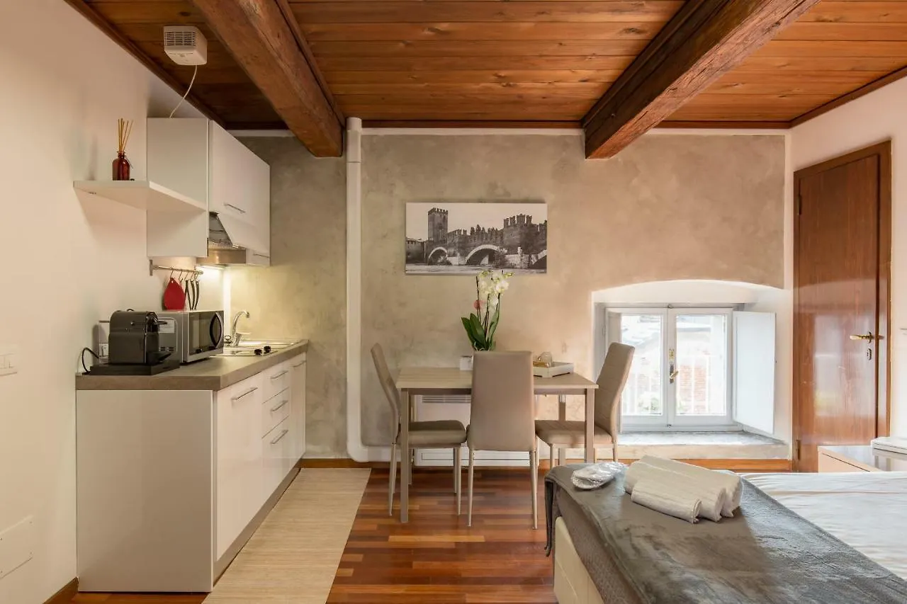 Rooms Castelvecchio - Palazzo Canossa Verona Apartment