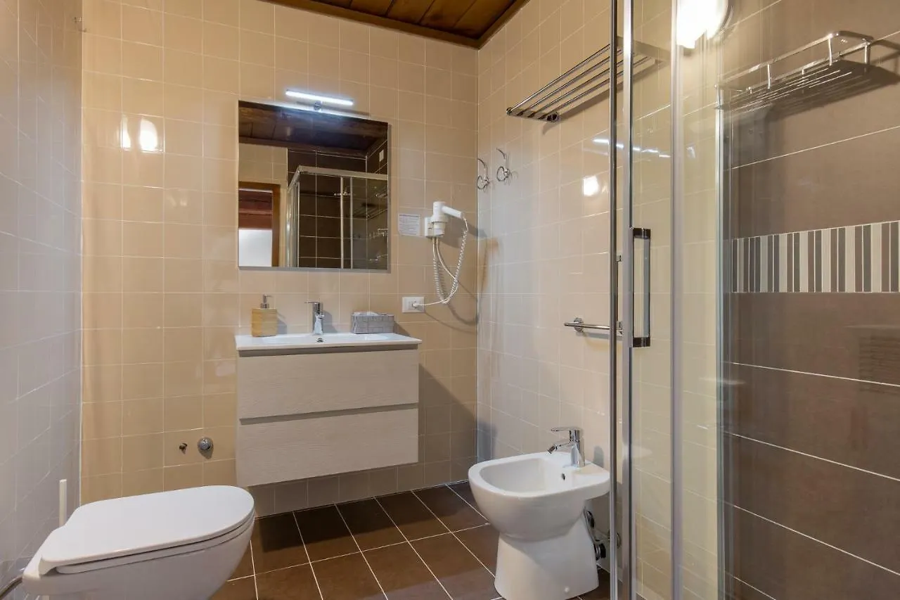 Rooms Castelvecchio - Palazzo Canossa Verona 0*,  Italien