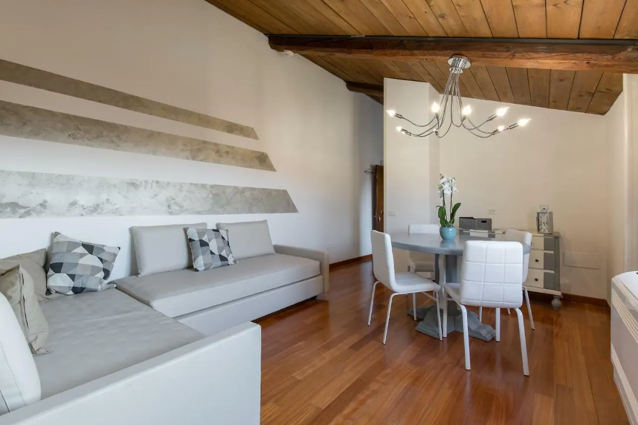 Rooms Castelvecchio - Palazzo Canossa Verona 0*,